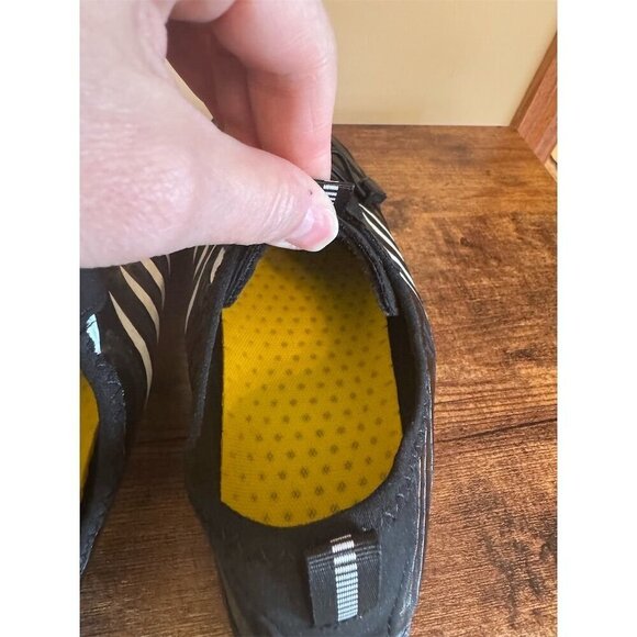 Unisex Black Barefoot Water Shoes Quick-Dry Slip-On EURO 42 US W11 M9 NWOT - Picture 3 of 8